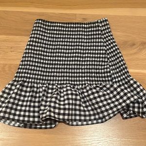 Black and White Skirt made by the brand DIVIDED